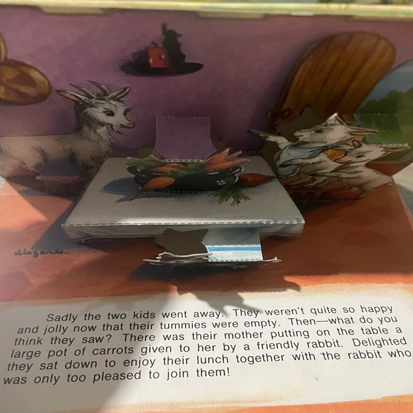 Vintage Set of 2 Pop-Up Children's Books: Pigs and Goats - Picture 9 of 11